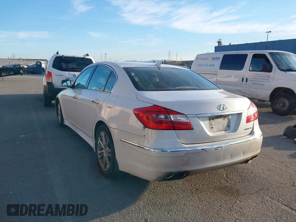 2013 Hyundai Genesis 3.8L with VIN KMHGC4DD0DU237513, listed as a IAAI auction lot 41329930 with 186,770 mi miles and . Bid and sale history available at DreamBid. Image 3.