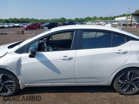 2023 Nissan Versa SR z VIN 3N1CN8FV4PL870186, wystawiony jako IAAI lot #42458430 z przebiegiem 22 mil mil oraz . Historia ofert i sprzedaży dostępna na DreamBid. Obrazek 15.