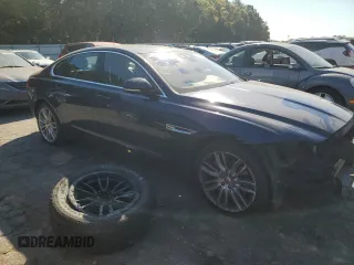 2016 Jaguar XF 35t Prestige with VIN SAJBK4BV6GCY17003, listed as a Copart auction lot 76336784 with 105,686 mi miles and Salvage Title. Bid and sale history available at carsss.com. Image 4.