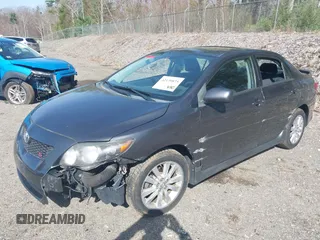 2010 Toyota Corolla z VIN 2T1BU4EE0AC489631, wystawiony jako IAAI lot #42139875 z przebiegiem 257 005 mil mil oraz . Historia ofert i sprzedaży dostępna na DreamBid. Obrazek 2.