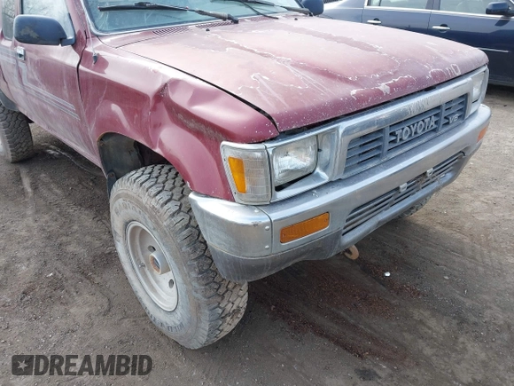 1990 Toyota Pickup SR5 z VIN JT4VN13G8L5037875, wystawiony jako IAAI lot #41986781 z przebiegiem 321 404 mil mil oraz . Historia ofert i sprzedaży dostępna na DreamBid. Obrazek 6.