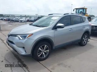 2018 Toyota RAV4 XLE z VIN JTMWFREV5JJ202927, wystawiony jako IAAI lot #42111306 z przebiegiem 118 385 mil mil oraz . Historia ofert i sprzedaży dostępna na DreamBid. Obrazek 19.