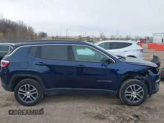 2018 Jeep Compass Altitude with VIN 3C4NJDBB8JT142514, listed as a IAAI auction lot 41528444 with 102,874 mi miles and . Bid and sale history available at carsss.com. Image 13.