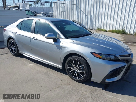 2021 Toyota Camry SE Nightshade with VIN 4T1G11AK2MU539134, listed as a IAAI auction lot 41953365 with 42,350 mi miles and . Bid and sale history available at carsss.com. Image 1.