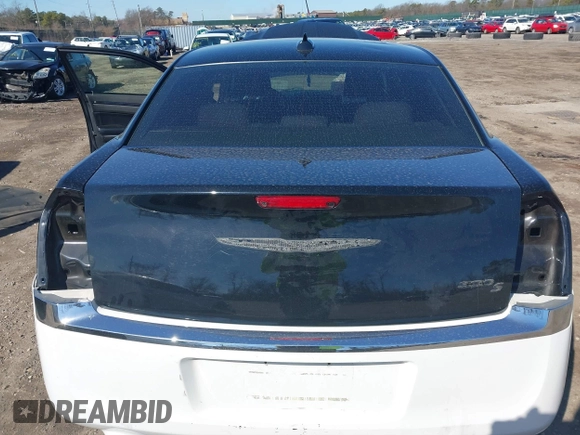 2021 Chrysler 300 with VIN 2C3CCABG8MH606625, listed as a IAAI auction lot 41843582 with 91,685 mi miles. Bid and sale history available at carsss.com. Image 16.