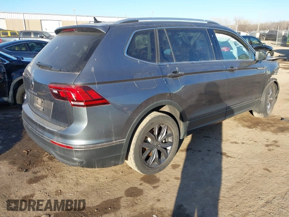 2022 Volkswagen Tiguan SE with VIN 3VV3B7AX6NM037247, listed as a IAAI auction lot 41644680 with 47,048 mi miles and . Bid and sale history available at DreamBid. Image 4.