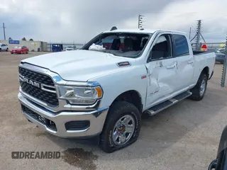 2022 Ram 2500 Big Horn с VIN 3C6UR5DJ4NG119915, выставлен на аукционе IAAI как лот 42206890 с пробегом 77 269 миль миль и . История ставок и продаж доступна на DreamBid. Изображение 2.