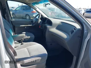 2003 Ford Windstar LX with VIN 2FMZA51463BB80988, listed as a IAAI auction lot 42191972 with 205,338 mi miles and . Bid and sale history available at carsss.com. Image 5.