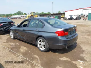 2014 BMW 3 Series 320i xDrive с VIN WBA3C3G53ENS70998, выставлен на аукционе IAAI как лот 42474316 с пробегом 91 411 миль миль и . История ставок и продаж доступна на DreamBid. Изображение 3.