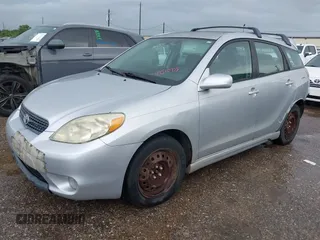 2006 Toyota Matrix STD z VIN 2T1KR32E96C579254, wystawiony jako IAAI lot #42510755 z przebiegiem 226 066 mil mil oraz . Historia ofert i sprzedaży dostępna na DreamBid. Obrazek 2.