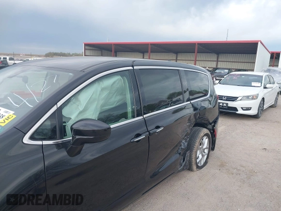 2018 Chrysler Pacifica Touring Plus z VIN 2C4RC1FG7JR358146, wystawiony jako IAAI lot #42155238 z przebiegiem 73 914 mil mil oraz . Historia ofert i sprzedaży dostępna na DreamBid. Obrazek 19.