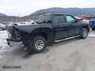 2010 Chevrolet Silverado 1500 LT with VIN 3GCRKSEA5AG191507, listed as a IAAI auction lot 41531755 with 220,184 mi miles. Bid and sale history available at carsss.com. Image 4.