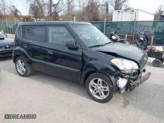 2010 Kia Soul ! with VIN KNDJT2A2XA7184346, listed as a IAAI auction lot 41836252 with 179,009 mi miles. Bid and sale history available at carsss.com. Image 1.