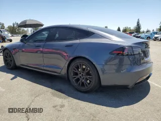 2022 Tesla Model S z VIN 5YJSA1E53NF491494, wystawiony jako Copart lot #56483015 z przebiegiem 31 507 mil mil oraz Szkoda całkowita • Salvage title. Historia ofert i sprzedaży dostępna na DreamBid. Obrazek 2.