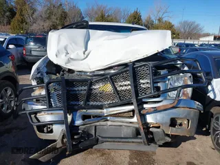 2013 Chevrolet Silverado 2500HD LT with VIN 1GC1CXCG6DF199703, listed as a IAAI auction lot 41287141 with 1 mi miles. Bid and sale history available at carsss.com. Image 6.