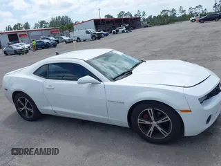 2011 Chevrolet Camaro 2LS z VIN 2G1FA1ED9B9208677, wystawiony jako IAAI lot #42114019 z przebiegiem 126 808 mil mil oraz . Historia ofert i sprzedaży dostępna na DreamBid. Obrazek 14.