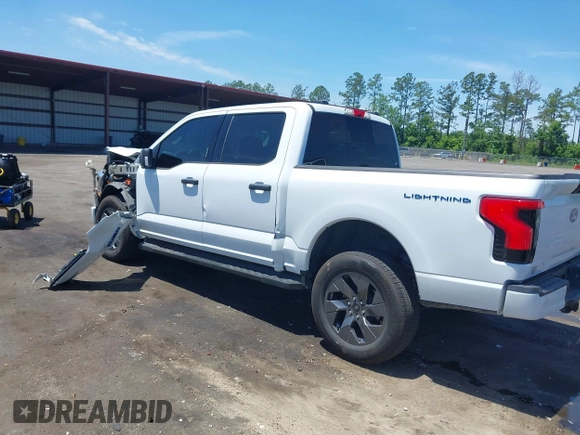 2024 Ford F-150 Lightning XLT с VIN 1FTVW3LK6RWG26665, выставлен на аукционе IAAI как лот 42337628 с пробегом 2 936 миль миль и . История ставок и продаж доступна на DreamBid. Изображение 3.