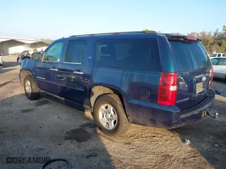 2007 Chevrolet Suburban LT with VIN 3GNFC16077G230369, listed as a IAAI auction lot 41476661 with 229,676 mi miles. Bid and sale history available at carsss.com. Image 3.