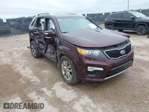 2013 Kia Sorento SX with VIN 5XYKW4A26DG323788, listed as a IAAI auction lot 41937685 with 35,074 mi miles. Bid and sale history available at carsss.com. Image 1.