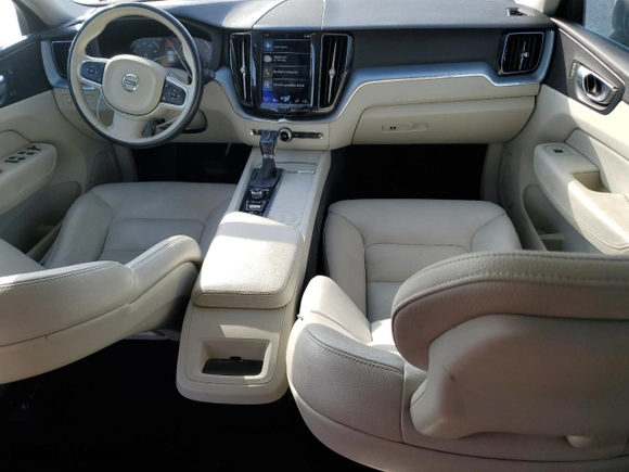 2018 Volvo XC60 Momentum with VIN YV4102RK2J1006993, listed as a Copart auction lot 43891525 with 72,936 mi miles and Salvage Title. Bid and sale history available at carsss.com. Image 8.