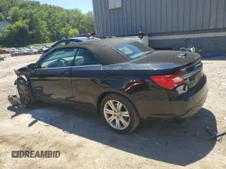 2013 Chrysler 200 Touring z VIN 1C3BCBEGXDN524870, wystawiony jako Copart lot #61676524 z przebiegiem 135 608 mil mil oraz Szkoda całkowita • Salvage title. Historia ofert i sprzedaży dostępna na DreamBid. Obrazek 2.