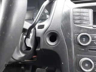 2017 Ford Police Interceptor Utility z VIN 1FM5K8AR9HGC26225, wystawiony jako IAAI lot #42283084 z przebiegiem Nie podano mil oraz . Historia ofert i sprzedaży dostępna na DreamBid. Obrazek 17.