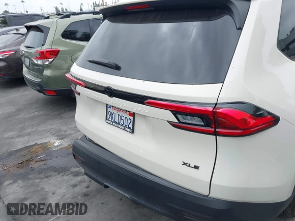2024 Toyota Highlander XLE with VIN 5TDAAAA59RS007427, listed as a IAAI auction lot 42272224 with 14,260 mi miles and . Bid and sale history available at DreamBid. Image 17.