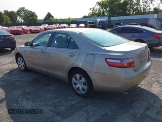 2008 Toyota Camry LE z VIN 4T1BK46K58U565640, wystawiony jako IAAI lot #42402223 z przebiegiem 147 181 mil mil oraz . Historia ofert i sprzedaży dostępna na DreamBid. Obrazek 3.