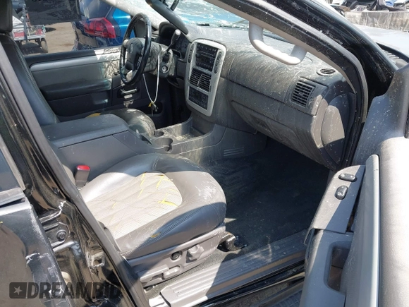 2002 Mercury Mountaineer z VIN 4M2DU66E22ZJ04557, wystawiony jako IAAI lot #42149813 z przebiegiem 320 154 mil mil oraz . Historia ofert i sprzedaży dostępna na DreamBid. Obrazek 5.