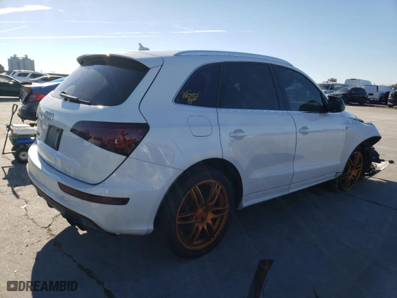 2014 Audi SQ5 Prestige with VIN WA1VGAFP4EA024616, listed as a Copart auction lot 83628534 with 238,688 mi miles and Salvage Title. Bid and sale history available at carsss.com. Image 3.
