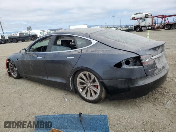 2016 Tesla Model S 90D z VIN 5YJSA1E41GF171522, wystawiony jako Copart lot #59966545 z przebiegiem Nie podano mil oraz Szkoda całkowita • Salvage title. Historia ofert i sprzedaży dostępna na DreamBid. Obrazek 2.