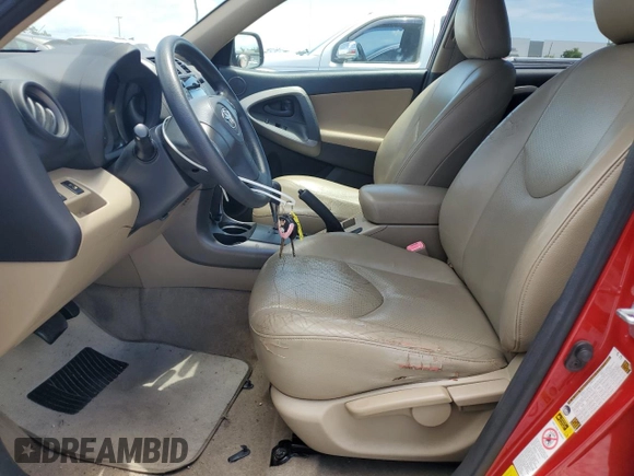 2010 Toyota RAV4 z VIN JTMKF4DV2A5020338, wystawiony jako Copart lot #64439535 z przebiegiem 173 545 mil mil oraz Czysty tytuł • Clean title. Historia ofert i sprzedaży dostępna na DreamBid. Obrazek 7.