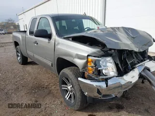 2013 Chevrolet Silverado 1500 LT with VIN 1GCRKSE7XDZ286203, listed as a IAAI auction lot 41848870 with 162,861 mi miles and . Bid and sale history available at DreamBid. Image 1.