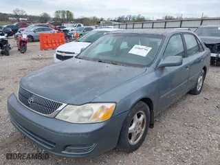 2001 Toyota Avalon XL w/Bucket Seats with VIN 4T1BF28B81U152283, listed as a IAAI auction lot 41869794 with 251,700 mi miles. Bid and sale history available at carsss.com. Image 2.
