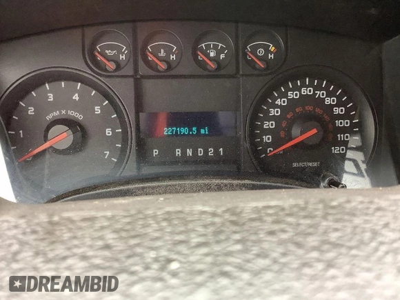 2010 Ford F-150 XL z VIN 1FTEX1CW9AFD13263, wystawiony jako IAAI lot #42003321 z przebiegiem 227 190 mil mil oraz . Historia ofert i sprzedaży dostępna na DreamBid. Obrazek 1.