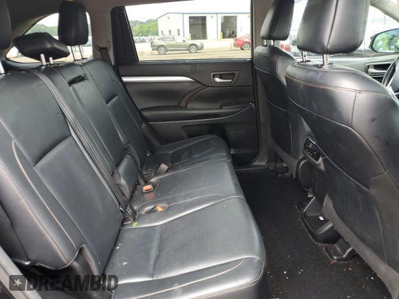 2017 Toyota Highlander XLE with VIN 5TDJZRFH0HS391235, listed as a Copart auction lot 55758335 with 69,695 mi miles and Clean title. Bid and sale history available at DreamBid. Image 11.