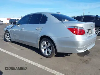 2007 BMW 5 Series 525i z VIN WBANE53517C661568, wystawiony jako IAAI lot #41560607 z przebiegiem Nie podano mil oraz . Historia ofert i sprzedaży dostępna na DreamBid. Obrazek 3.