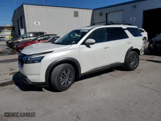 2024 Nissan Pathfinder SV with VIN 5N1DR3BB5RC308215, listed as a Copart auction lot 48916375 with 4,404 mi miles and Salvage Title. Bid and sale history available at carsss.com. Image 1.