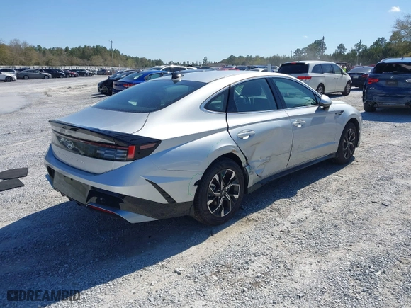 2025 Hyundai Sonata SEL with VIN KMHL64JA4SA453119, listed as a IAAI auction lot 41845008 with 1,746 mi miles. Bid and sale history available at carsss.com. Image 4.