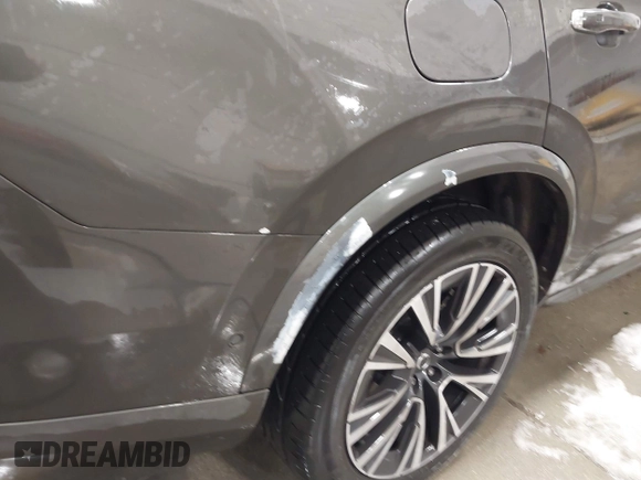2018 Volvo XC90 Momentum with VIN YV4102XK1J1323053, listed as a IAAI auction lot 41145820 with 117,538 mi miles and . Bid and sale history available at DreamBid. Image 17.