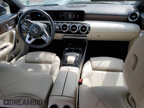 2019 Mercedes-Benz A 220 z VIN WDD3G4FB1KW027478, wystawiony jako Copart lot #54904335 z przebiegiem 64 979 mil mil oraz Szkoda całkowita • Salvage title. Historia ofert i sprzedaży dostępna na DreamBid. Obrazek 8.