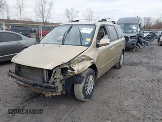 2011 Kia Sedona LX with VIN KNDMG4C74B6366752, listed as a IAAI auction lot 41920267 with 100,616 mi miles. Bid and sale history available at carsss.com. Image 16.