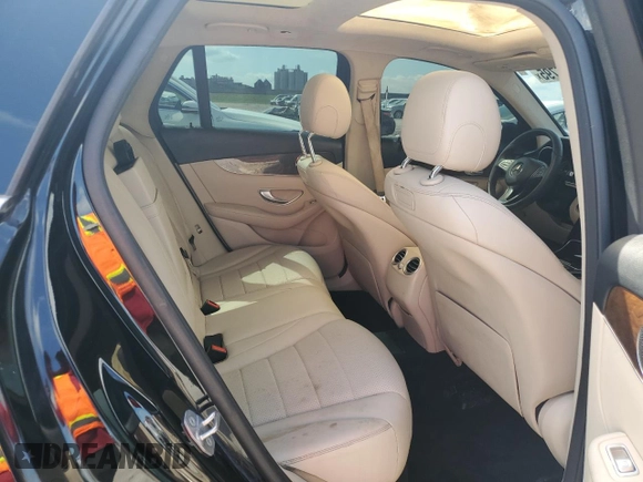 2018 Mercedes-Benz GLC 300 z VIN WDC0G4JB0JV047191, wystawiony jako Copart lot #67275795 z przebiegiem Nie podano mil oraz Czysty tytuł • Clean title. Historia ofert i sprzedaży dostępna na DreamBid. Obrazek 11.