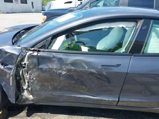 2023 Tesla Model 3 z VIN 5YJ3E1EA7PF413311, wystawiony jako IAAI lot #42442055 z przebiegiem 25 270 mil mil oraz . Historia ofert i sprzedaży dostępna na DreamBid. Obrazek 20.