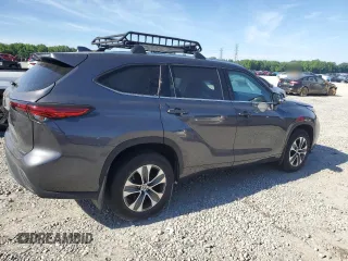 2021 Toyota Highlander XLE z VIN 5TDGZRBH5MS529734, wystawiony jako Copart lot #57189315 z przebiegiem 117 913 mil mil oraz Szkoda całkowita • Salvage title. Historia ofert i sprzedaży dostępna na DreamBid. Obrazek 3.
