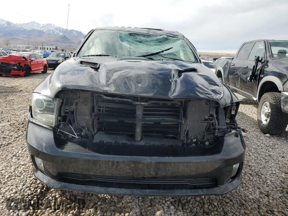 2015 Ram 1500 Sport z VIN 1C6RR7UT7FS771425, wystawiony jako Copart lot #43384025 z przebiegiem 134 518 mil mil oraz Szkoda całkowita • Salvage title. Historia ofert i sprzedaży dostępna na DreamBid. Obrazek 5.