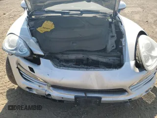 2013 Porsche Cayenne Diesel z VIN WP1AF2A21DLA22980, wystawiony jako Copart lot #56682965 z przebiegiem 265 633 mil mil oraz Szkoda całkowita • Salvage title. Historia ofert i sprzedaży dostępna na DreamBid. Obrazek 11.