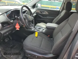 2018 Chevrolet Traverse LT Cloth z VIN 1GNERGKW9JJ170589, wystawiony jako Copart lot #55987725 z przebiegiem 125 818 mil mil oraz Szkoda całkowita • Salvage title. Historia ofert i sprzedaży dostępna na DreamBid. Obrazek 7.