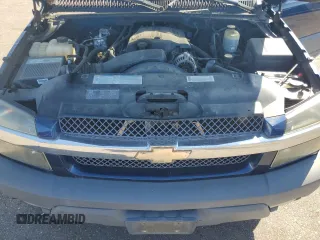 2002 Chevrolet Avalanche with VIN 3GNGK23G82G226208, listed as a Copart auction lot 73241774 with 122,231 mi miles and Salvage Title. Bid and sale history available at carsss.com. Image 11.