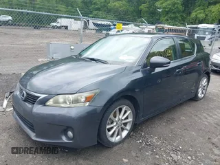 2011 Lexus CT 200h z VIN JTHKD5BH9B2033100, wystawiony jako IAAI lot #42333289 z przebiegiem 235 268 mil mil oraz . Historia ofert i sprzedaży dostępna na DreamBid. Obrazek 2.